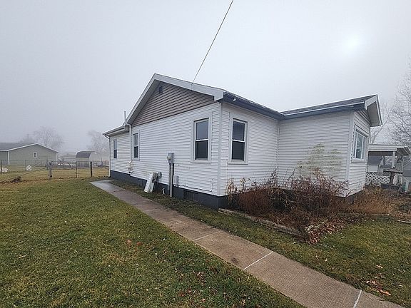 3rd image of 110 Miller St