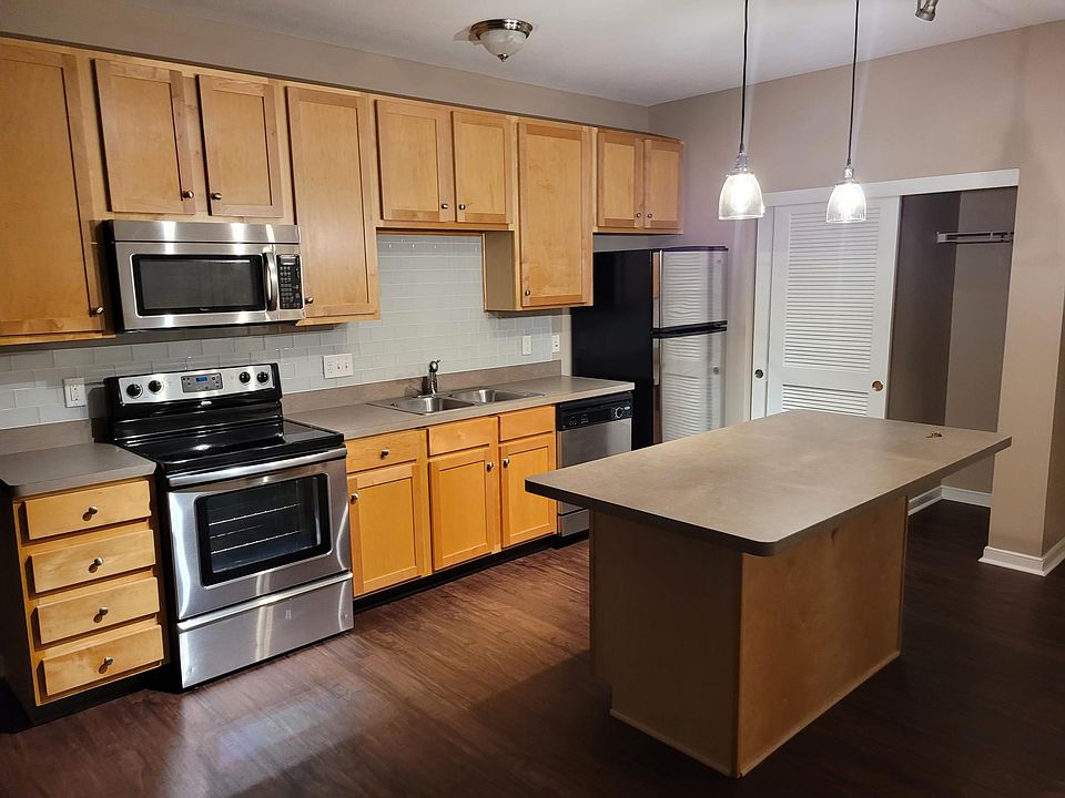 1st image of 191 Vine St #236