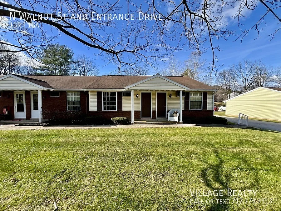 No one above or below! Cozy 1-Bedroom Villa in quiet Dallastown neighborhood! Available NOW! — Photo 1