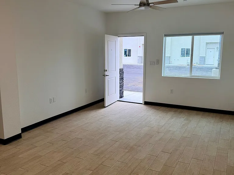 1134 S Palm Ave — Photo 14