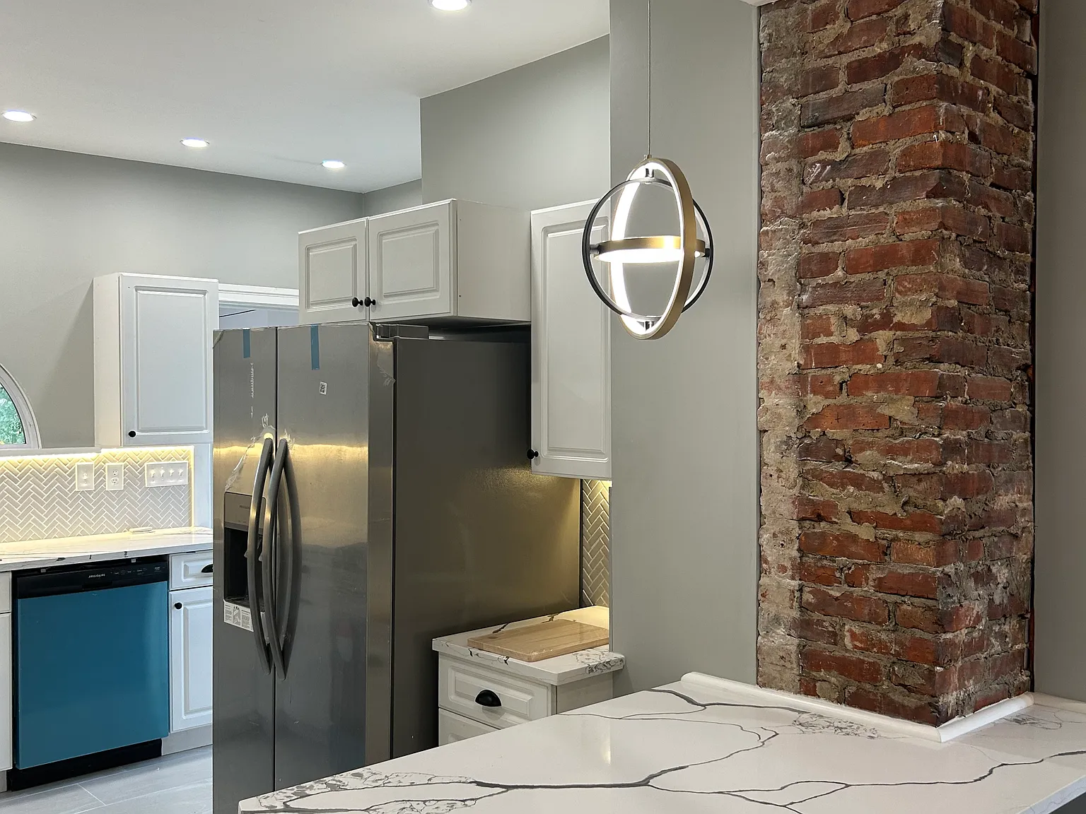 4 bed, 2000 sqft, $2,700 — Photo 3