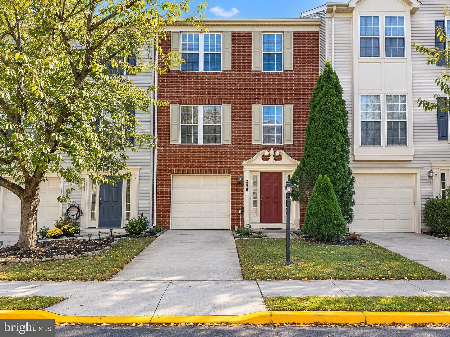 3 bed, 2.5 bath, 1628 sqft, $2,800 — Photo 4