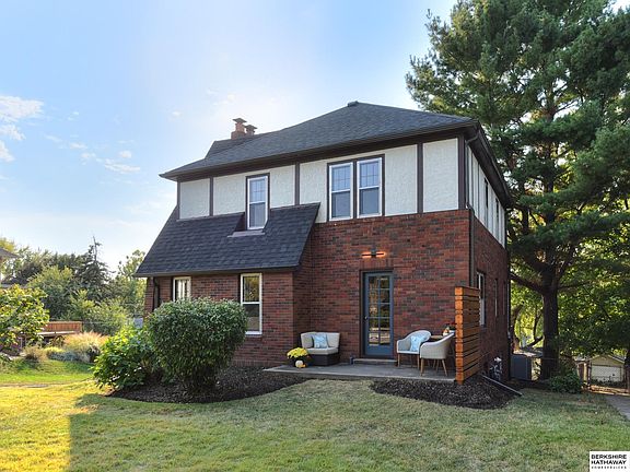 5th image of 4952 Blondo St