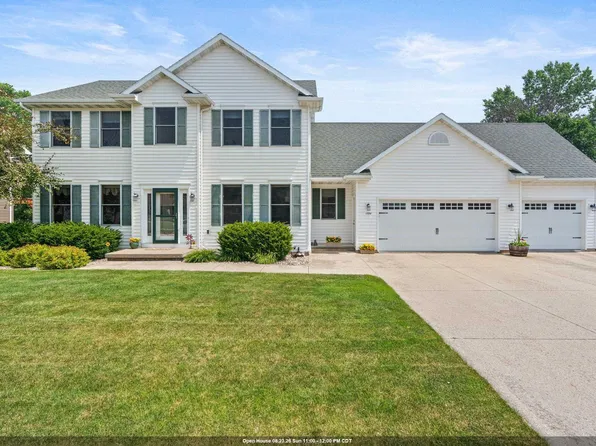 1594 Lone Oak Dr, Neenah, WI 54956