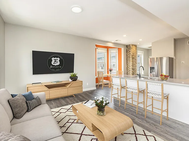 920 S 2nd St #2 — Photo 3