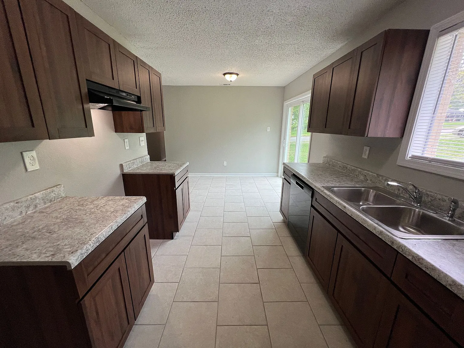 3738 Longmont Dr — Photo 4