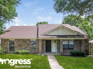 1037 Eagle Ct, Desoto, TX