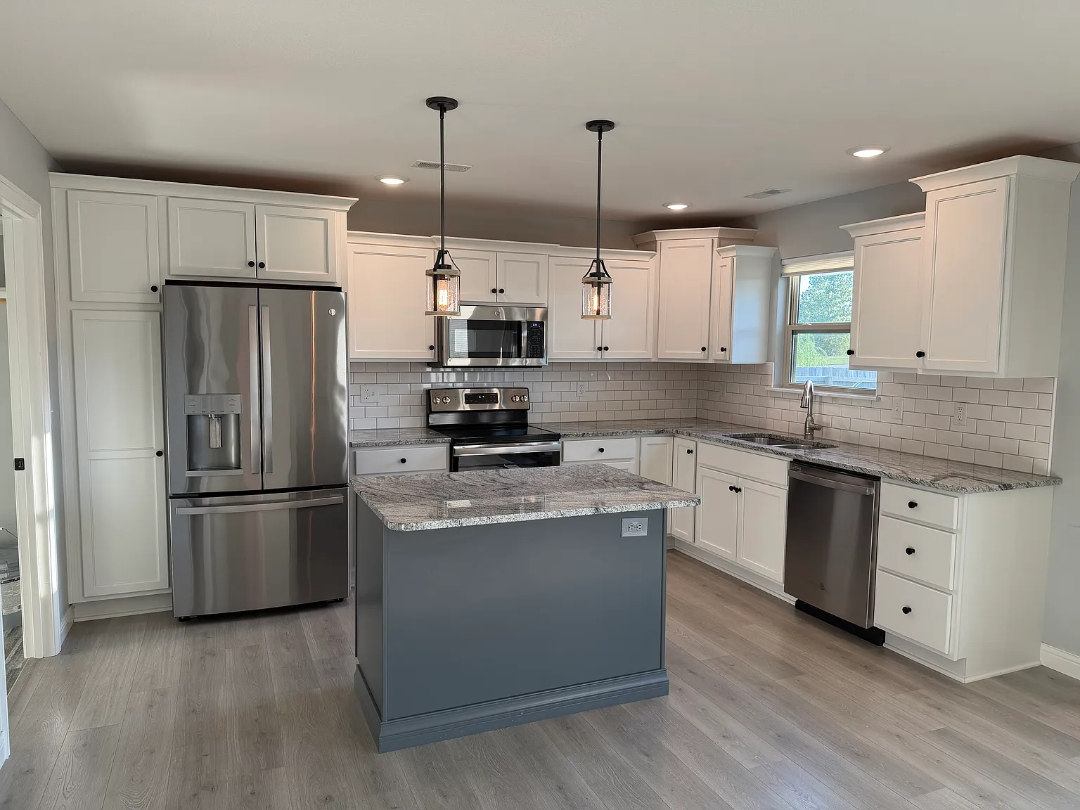 3 bed, 1525 sqft, $2,000 — Photo 4
