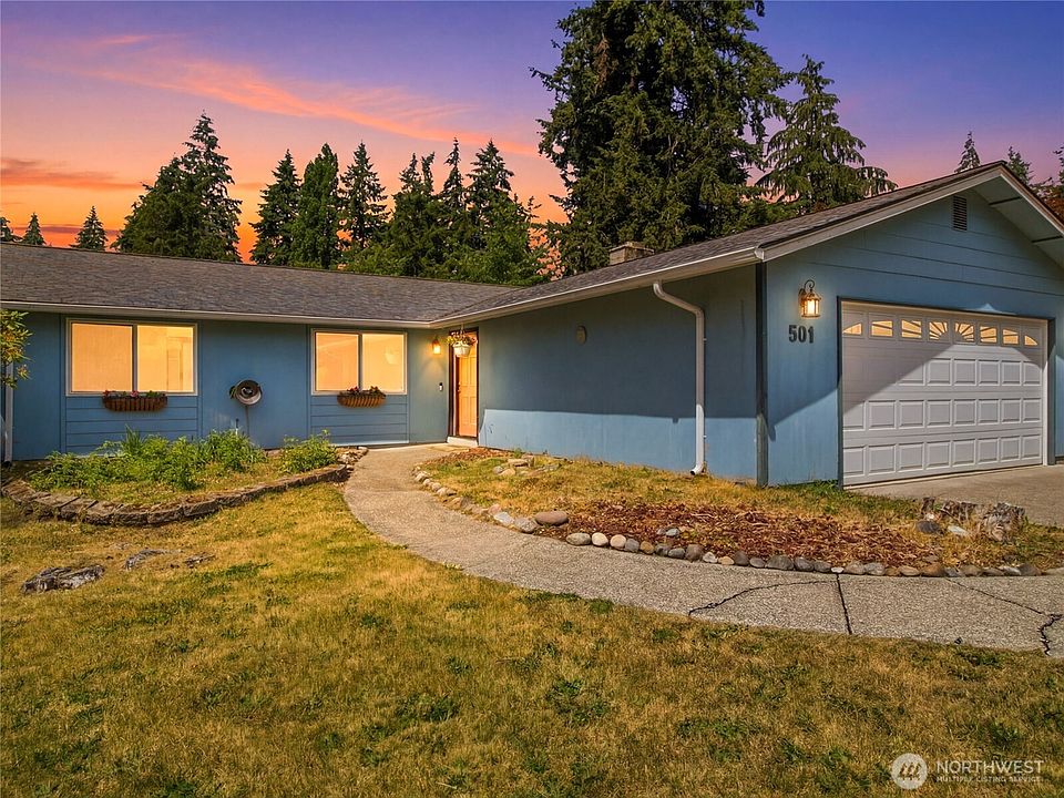 1st image of 501 Penguin Court SE