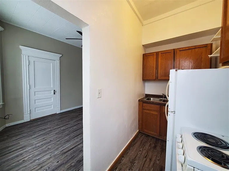 420 2nd Ave NE #102 — Photo 12