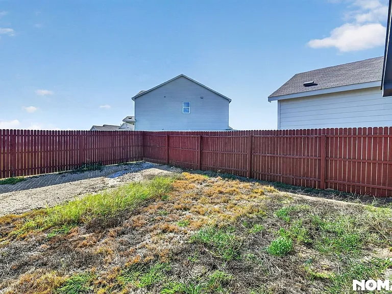 241 Payton Pl — Photo 4