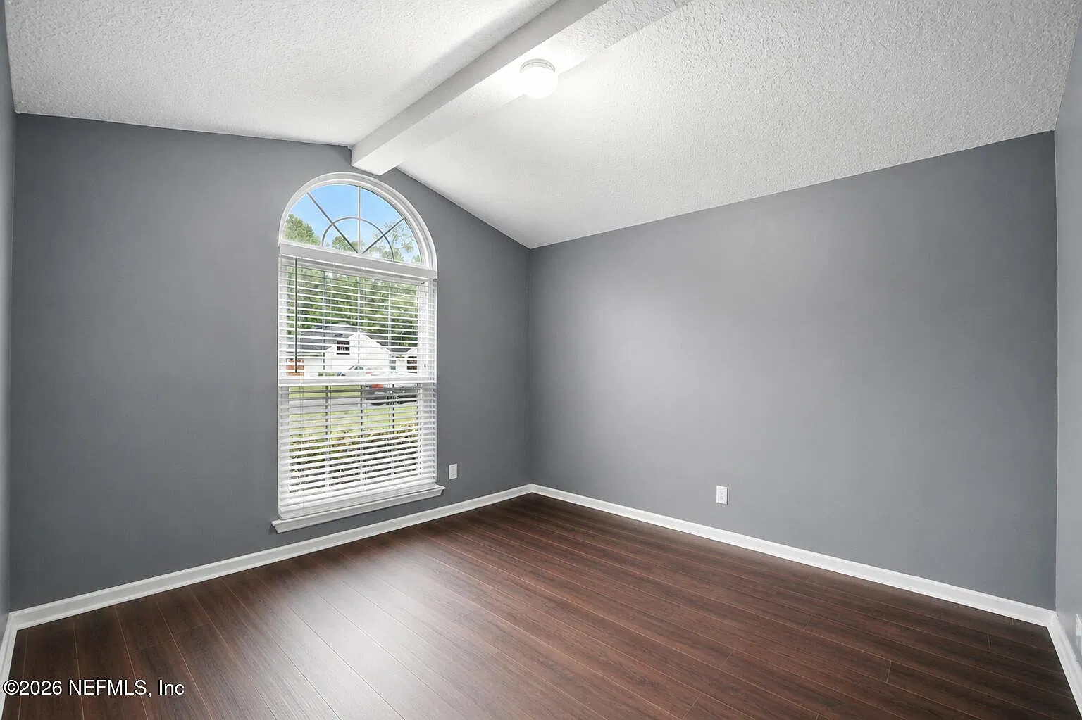 3 bed, 2.0 bath, 1534 sqft, $2,200 — Photo 4