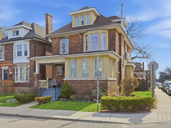 65 Fairholt Rd S #2, Hamilton, ON L8M 2T5