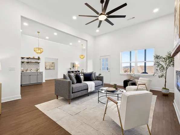 2340 Coppergate Way, Thompsons Station, TN 37179