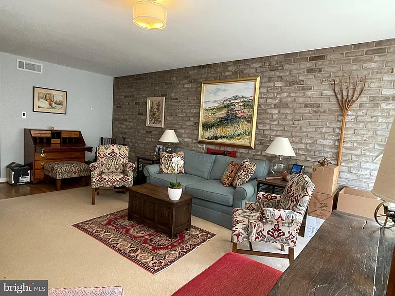 457 N St SW — Photo 23