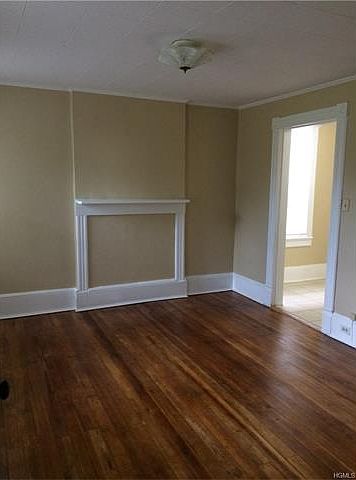 1st image of 19 Ledyard St #1