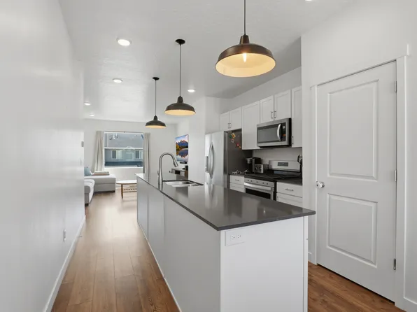 1097 E Waterway Ln, Saratoga Springs, UT 84045