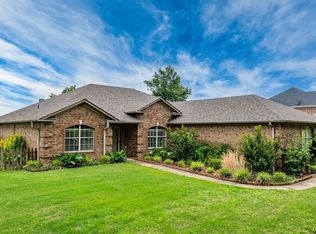 40 Pine Mountain Dr, Conway, AR 72034