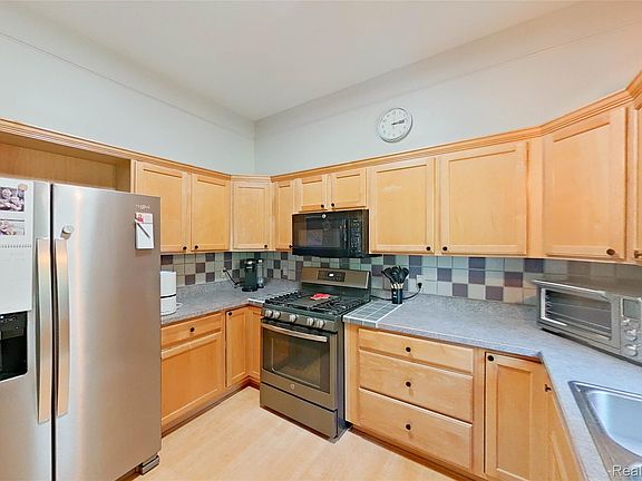 4th image of 5307 Edgelake Dr