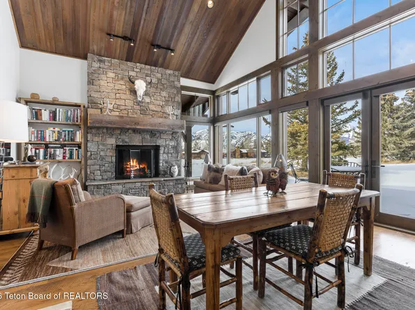 6025 N Silverberry Ln, Jackson, WY 83001