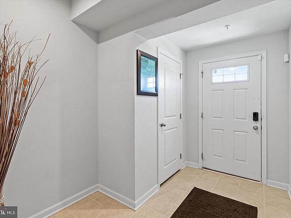 2nd image of 206 Red Bill Ln