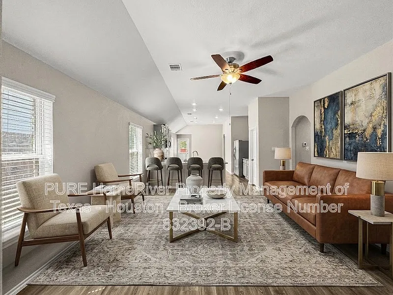 3 bed, 2.0 bath, 1535 sqft, $1,815 — Photo 2