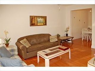 4th image of 333 Engleside Ave