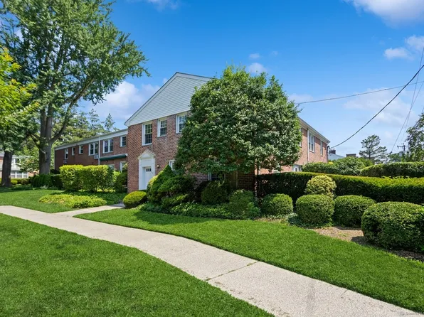 84 Putnam Park, Greenwich, CT 06830