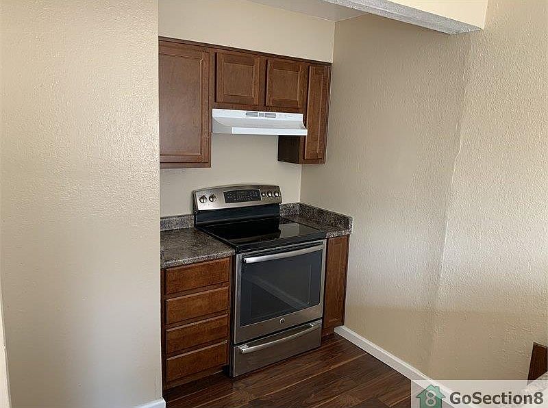 1st image of 1529 W Garfield St #8