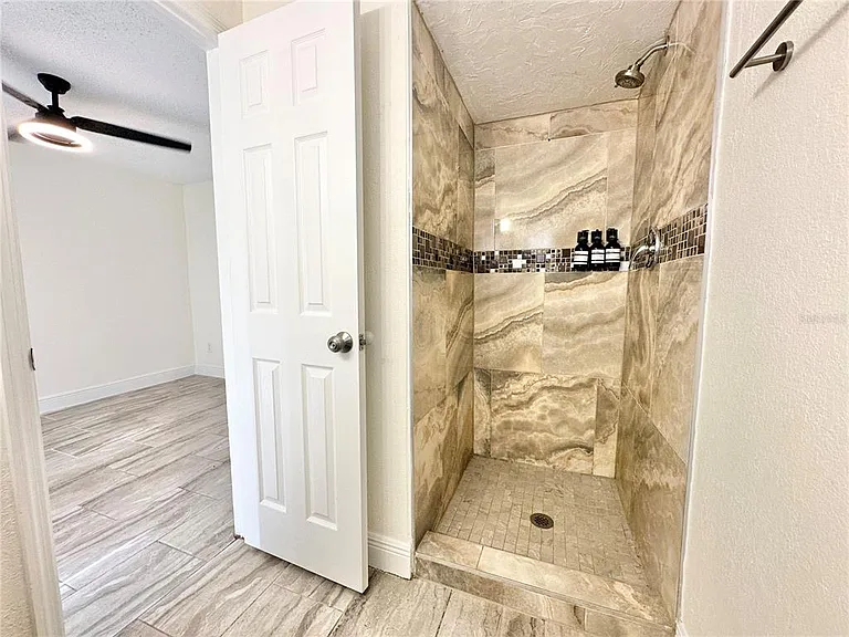 122 S Bulova Dr — Photo 27