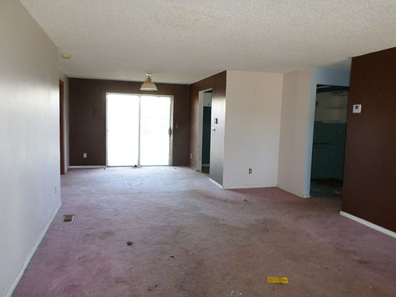 3rd image of 427 Alderwood Pl