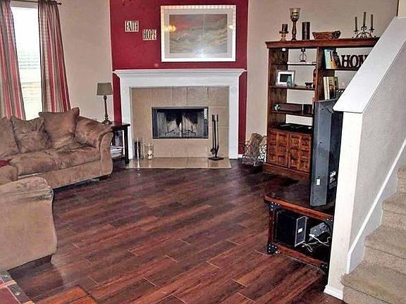 5th image of 383 Feathergrass Dr