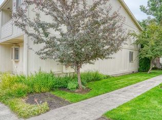 1050 NE Butler Market Rd APT 34, Bend, OR 97701