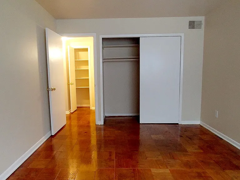 Riverwood Apartments, LLC — Photo 8