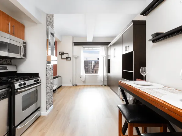 20 West Street image 1 of 16