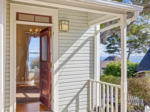 218 4th St, Pacific Grove, CA 93950