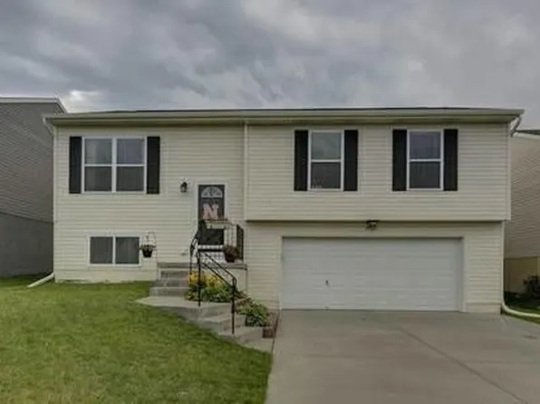 19615 Laci St, Omaha, NE 68135