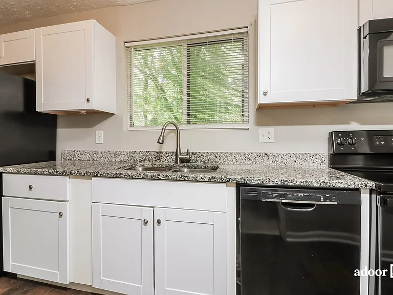 1643 Pecan Log Pl — Photo 4
