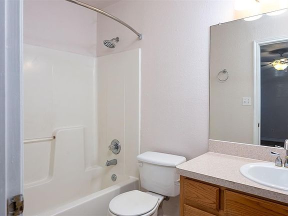 5th image of 914-916 S Interurban St #2