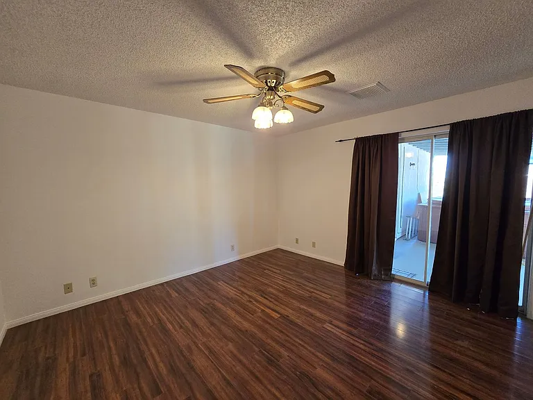 905 Cimarron Ct — Photo 11