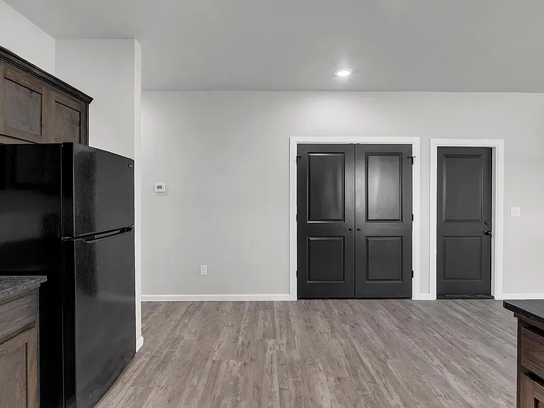 324 Vinnedge Ave — Photo 7