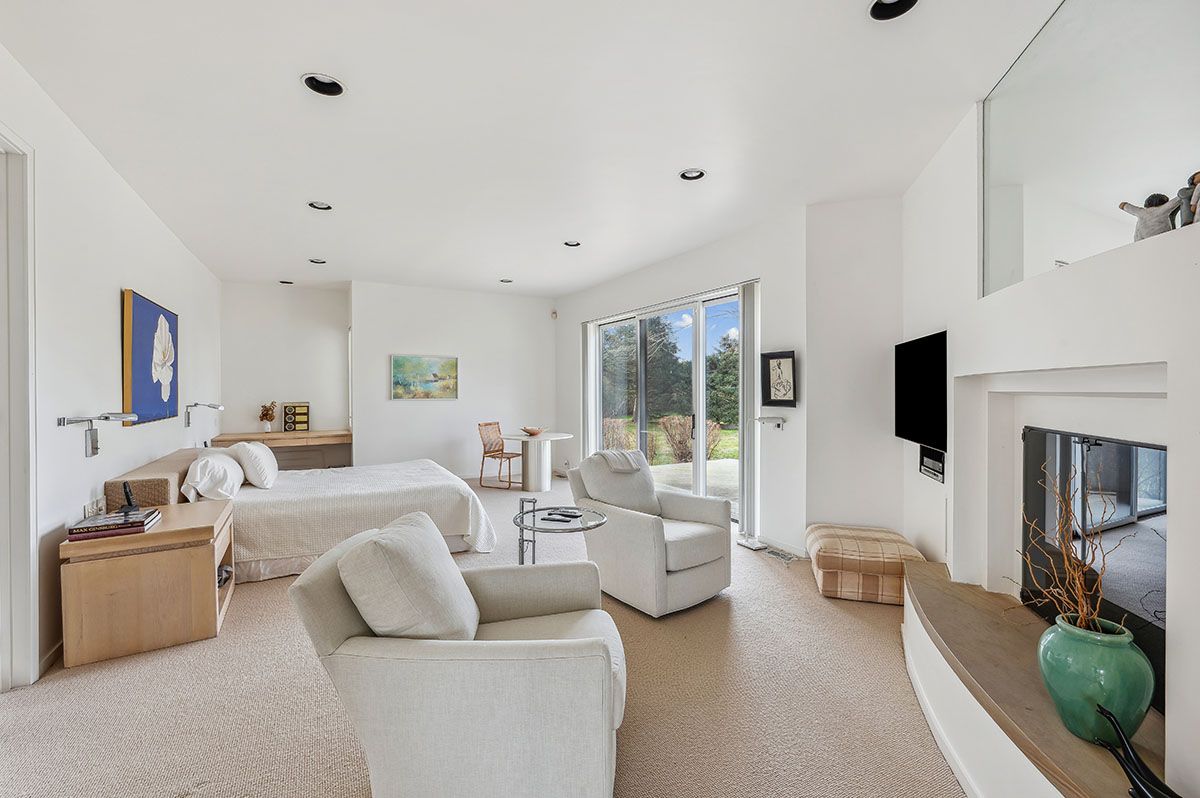 139 Old Barn Ln, Sagaponack, NY 11962 Out East