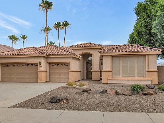 3rd image of 6818 W Skylark Drive