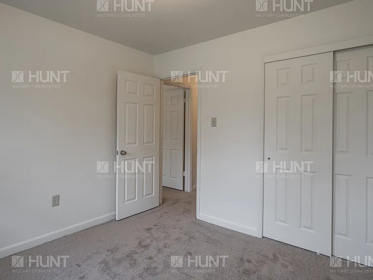 109 Maryland Ln — Photo 12