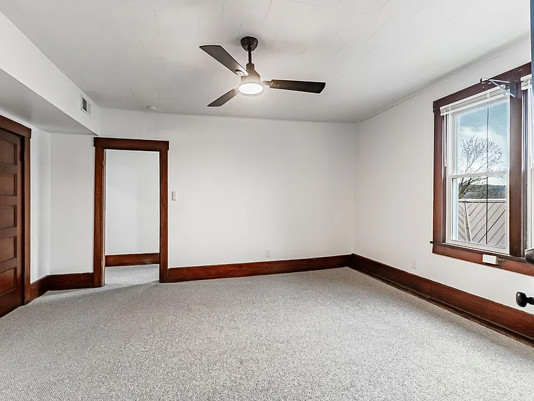 496 Dorsey Ave — Photo 32