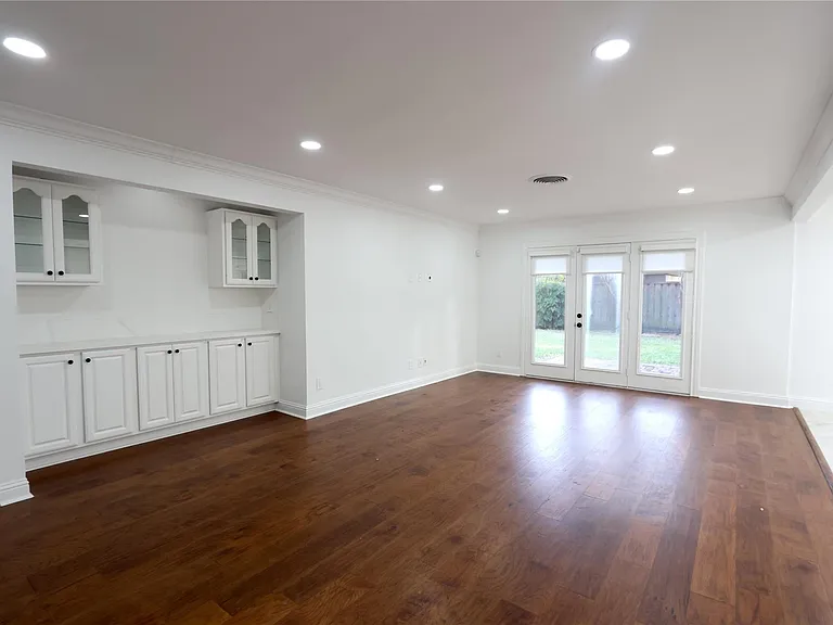 4839 McDermed Dr — Photo 8