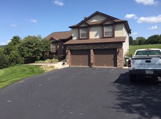 127 Blacksmith Rd, Douglassville, PA 19518