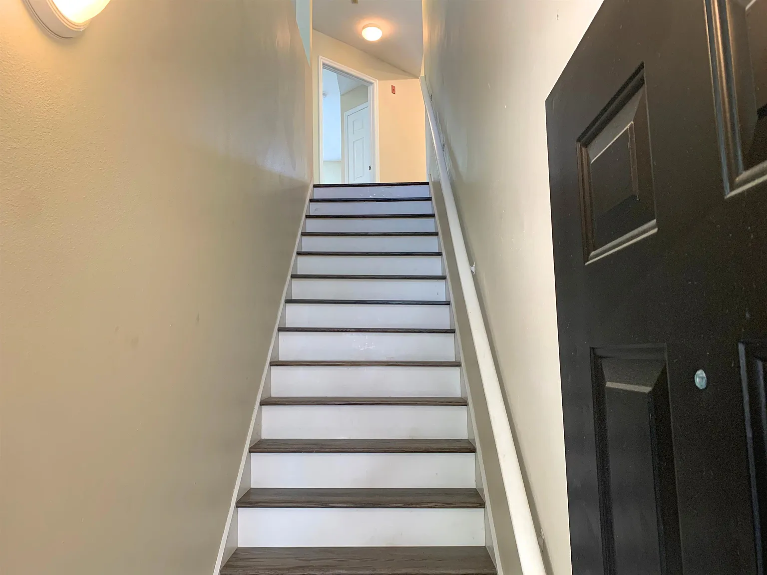 3 bed, 1451 sqft, $2,500 — Photo 2