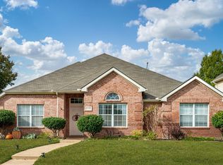 2128 Fountain Dr, Lewisville, TX 75067