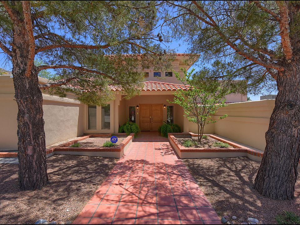 1st image of 924 Singing Hills Dr